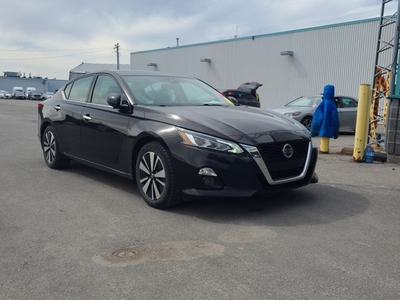 Used 2019 Nissan Altima 2.5 SV AWD - SUNROOF! BACK-UP CAM! BSM! REMOTE START! for Sale in Kitchener, Ontario
