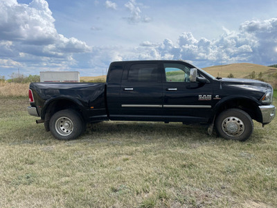 2013 Dodge Ram Laramie megacab Dually