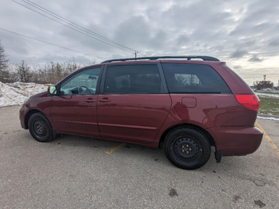2006 Toyota Sienna LE - NEW SAFETY