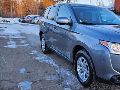 Used 2014 Mitsubishi Outlander ES AWD for Sale in Gloucester, Ontario