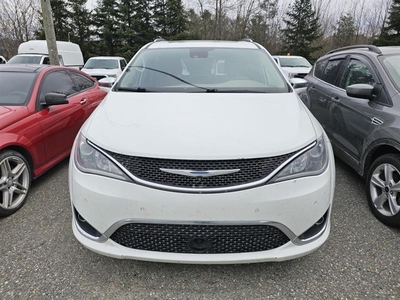 Used Chrysler Pacifica 2018 for sale in Sherbrooke, Quebec