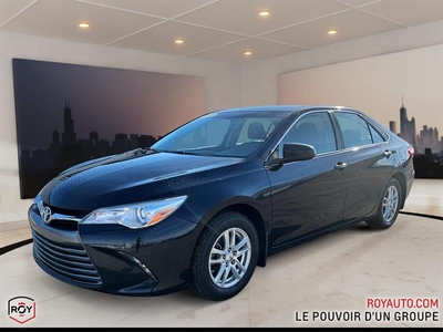 Used Toyota Camry 2017 for sale in Victoriaville, Quebec