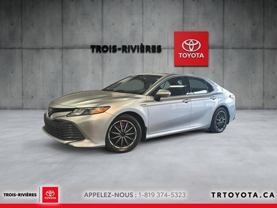Used Toyota Camry Hybrid 2018 for sale in Trois-Rivieres, Quebec