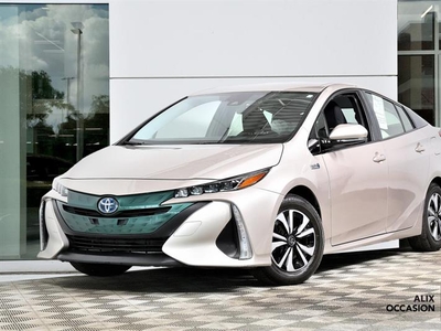 Used Toyota Prius Prime 2017 for sale in Montreal, Quebec