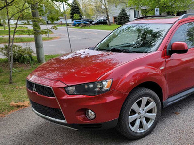 2013 Mitsubishi Outlander ES 4DR 4W