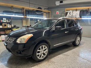 Used 2011 Nissan Rogue AWD * Sunroof * Keyless Entry * Power Windows/Mirrors/Locks * Auto Driver Window Roll Down * Steering Wheel Controls * Voice Recognition * Call Button for Sale in Cambridge, Ontario