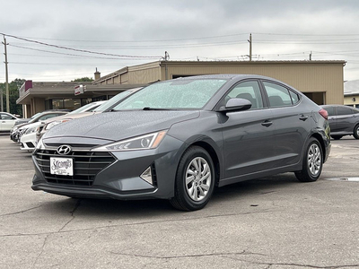 2019 Hyundai Elantra Essential HEATED SEATS/BACKUP CAM CALL PIC