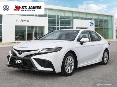 2021 Toyota Camry SE | LOCAL ONE OWNER | APPLE CARPLAY