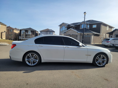 2011 BMW 750LI M-Package Accident free xDrive Well maintained