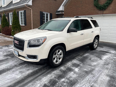 2014 AWD GMC Acadia, tow package, 3rd row seating, winter tires