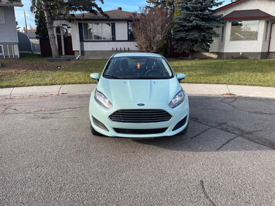 2017 FORD FIESTA SE $16,900 OBO! ONLY 20,000 KMS!!!