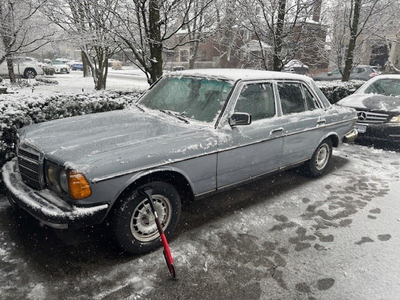 1983 Mercedes Benz 300D Turbo Diesel for sale for parts.