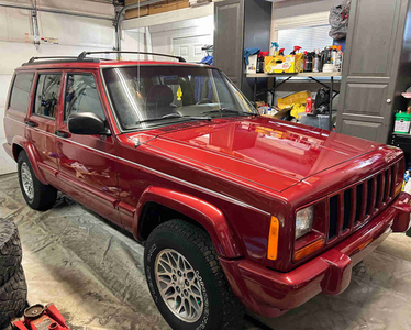 1998 Jeep Cherokee Limited Low Km!