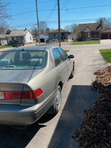 2000 Toyota Camry - good daily driver