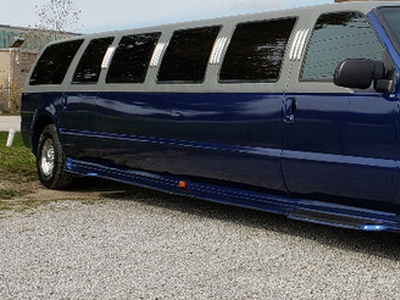 2004 Ford Excursion SUV Limo