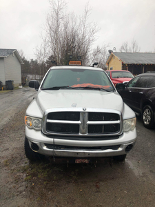 2005 dodge ram 2500 with 8”2 Boss v plow