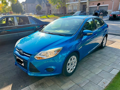 2014 Ford Focus SE with only 9,800 KMS Carfax Service Records