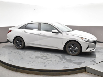 2022 Hyundai Elantra Preferred HEV Hybrid w/ Only 12K !!!