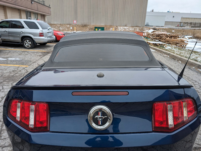 Ford mustang convertible 2011