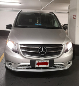 Low Mileage-2019 Mercedes Metris 8-Seat Passenger Van