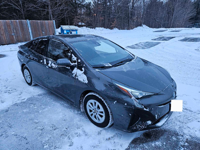 Toyota Prius 2017 with low mileage