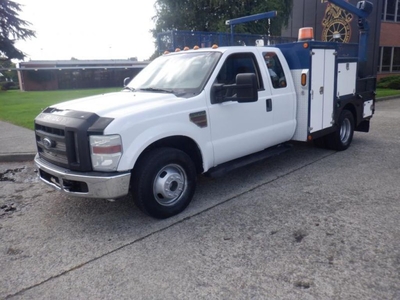 Used 2010 Ford F-350 SD SuperCab Service Body Dually 2WD Diesel with Crane for Sale in Burnaby, British Columbia