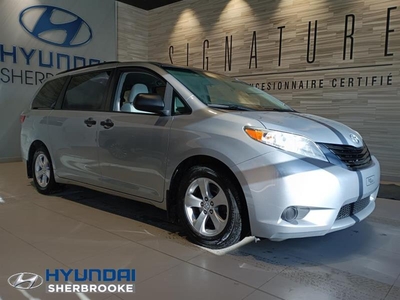 Used Toyota Sienna 2015 for sale in rock-forest, Quebec