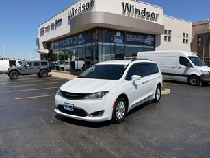 Used 2017 Chrysler Pacifica for Sale in Windsor, Ontario