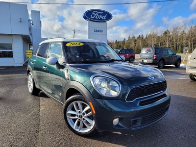 Used 2014 MINI Cooper COUNTRYMAN AWD W/ TWO SETS OF TIRES/RIMS for Sale in Port Hawkesbury, Nova Scotia
