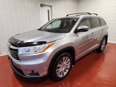 Used 2016 Toyota Highlander XLE AWD for Sale in Pembroke, Ontario