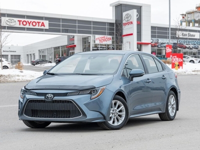 Used 2020 Toyota Corolla XLE / Navigation / Leather / Sunroof for Sale in Toronto, Ontario