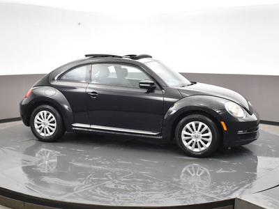 2016 Volkswagen Beetle Loaded with Sunroof - Leather - Backup Ca