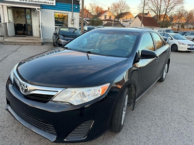 Used 2014 Toyota Camry LE, 4Cyl, Back-Up-Camera, Heated Seats, Bluetooth for Sale in Kitchener, Ontario