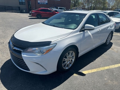 Used 2015 Toyota Camry LE 2.5L/LOW KILOMETERS/NO ACCIDENTS/CERTIFIED for Sale in Cambridge, Ontario