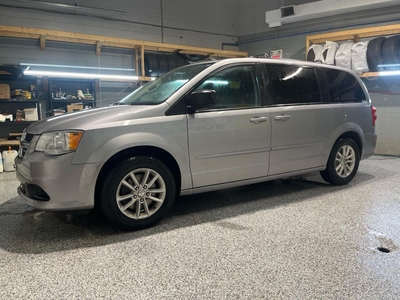 Used 2017 Dodge Grand Caravan SXT PLUS STOW N GO * 2nd-row 9 inch DVD video screen * Brand New Greenlander Tires * Radio 430 6.5-in touch AM/FM/CD/HDD ParkView Rear Back-Up Camera for Sale in Cambridge, Ontario