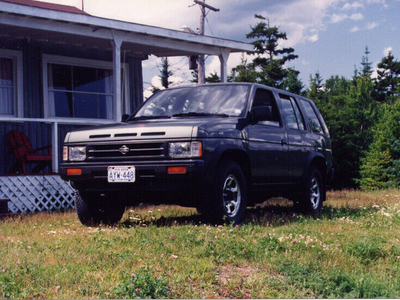 1991 NISSAN Pathfinder XE-V6 5-spd