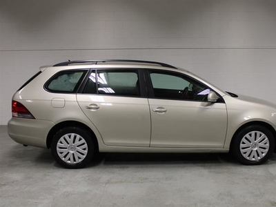 2012 Volkswagen Golf Wagon Trendline 2.5 5sp