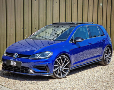 LOOKING FOR GOLF R (LEASE TAKEOVER or USED)