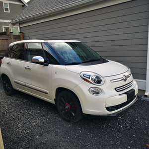 2015 Fiat 500L Lounge TOP LINE. Clean title, like new
