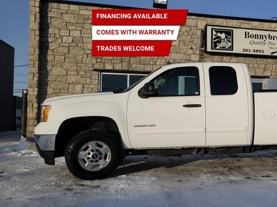 Used 2011 GMC Sierra 2500 HD 4WD/157.5 SLE/8'0 LONG BOX/BLUETOOTH/TOW PACKAGE for Sale in Calgary, Alberta