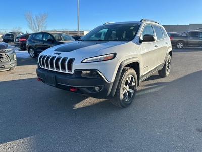 Used 2016 Jeep Cherokee Trailhawk LEATHER BACKUP CAM $0 DOWN for Sale in Calgary, Alberta