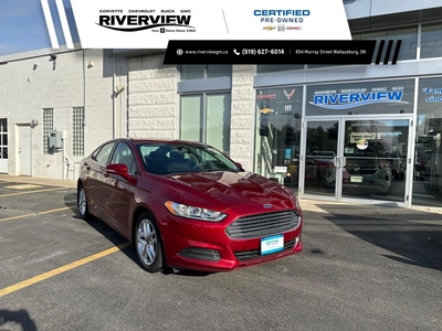 Used 2016 Ford Fusion HEATED SEATS BLUETOOTH ONE OWNER REAR VIEW CAMERA for Sale in Wallaceburg, Ontario