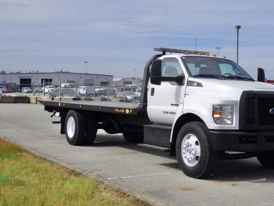 Used 2018 Ford F-750 Regular Cab Tow Tilt Deck with Rear Towing capacity Truck Diesel for Sale in Burnaby, British Columbia