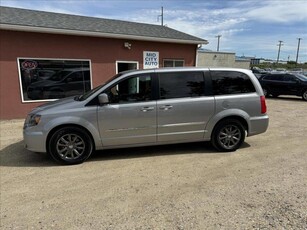 Used 2015 Chrysler Town & Country S for Sale in Saskatoon, Saskatchewan