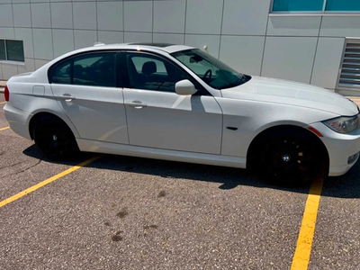 2011 BMW 323i Excellent Condition inside/Out.