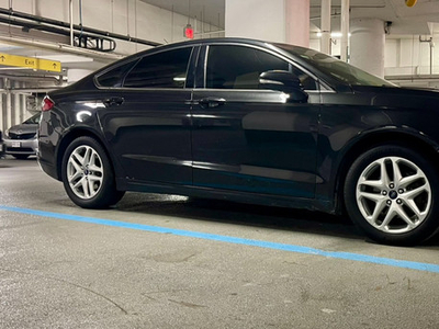 2015 Ford Fusion SE FWD/Back Up Cam/BRAND NEW Winter Tires!