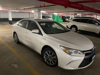 2017 Camry hybrid XLE - 40K kms, one owner