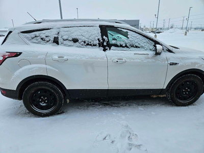 2017 Ford Escape with 25240 km