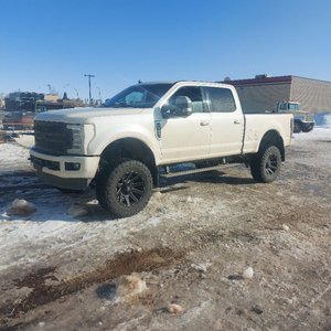 2019 Ford F350 Lariat/Lifted/Deleted