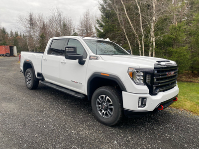 2023 GMC AT4 2500hd DURAMAX CREW CAB WITH LEATHER